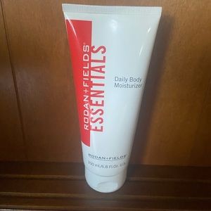 Rodan and Fields Essential Daily Body Moisturizer